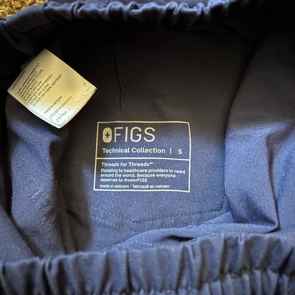 Figs Navy Blue Scrub Top and Jogger Pants Set - Picture 4 of 4